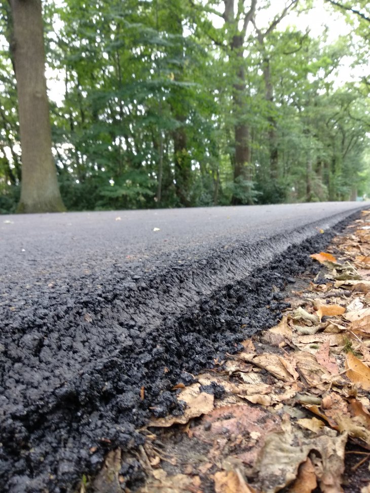 Wegdek met berm Kerkedreef