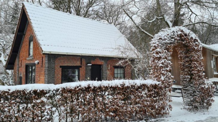 Sneeuw in Maria-ter-Heide (Kinderboerderij Mikerf).