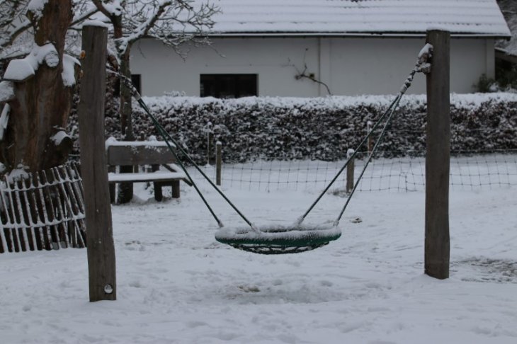 Sneeuw in Maria-ter-Heide (Kinderboerderij Mikerf)