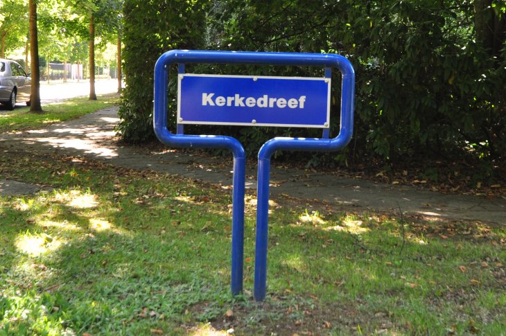 Straatnaambord: Kerkedreef