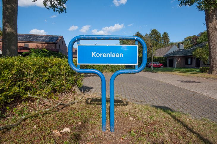 Straatnaambord: Korenlaan