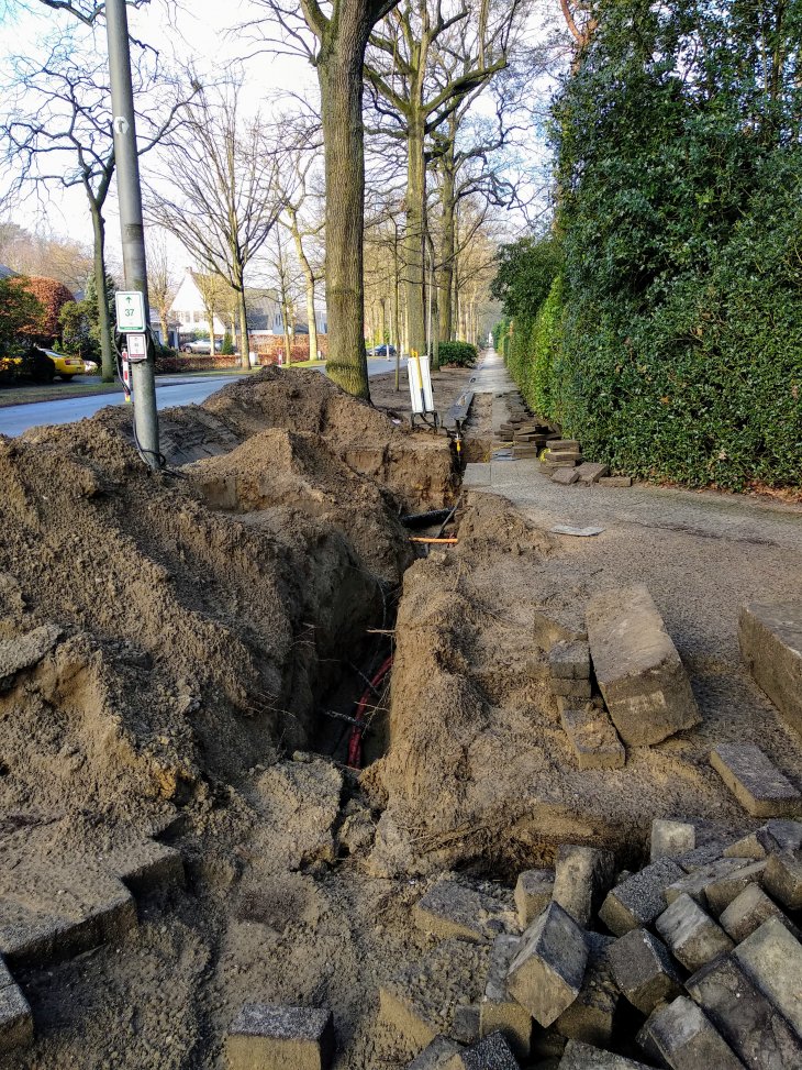 Werken nutsleidingen Kerkedreef.