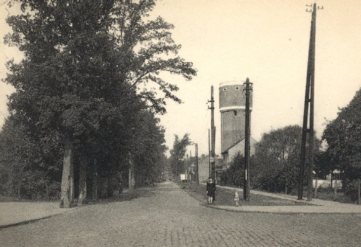 De watertoren in de Kapellei.