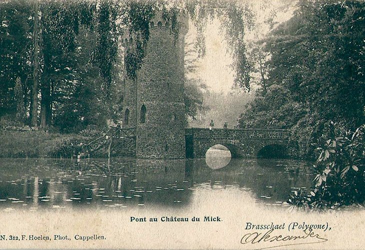 Brug naar kasteel De Mik